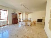Appartamento in affitto di 160 m² in Via Crimea