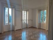 Appartamento in affitto di 173 m² in Via Spartaco, 36