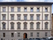 Appartamento in affitto di 184 m² in Via Giosuè Carducci