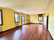 Appartamento in affitto di 200 m² in Via Giambattista...