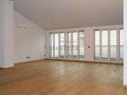 Appartamento in affitto di 205 m² in Via Giulio Uberti