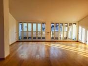 Appartamento in affitto di 205 m² in Via Gustavo Modena