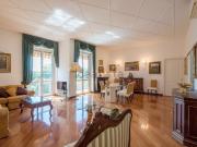 Appartamento in affitto di 210 m² in Viale Vittorio...