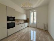 Appartamento in affitto di 216 m² in Via Spadari