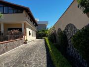 Appartamento in affitto di 220 m² in Via Lago Patria