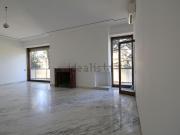 Appartamento in affitto di 230 m² in Via Bonaldo Stringher