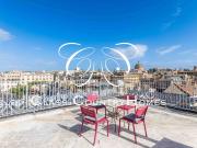 Appartamento in affitto di 250 m² in Via Paganica