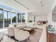 Appartamento in affitto di 270 m² in Via Andrea Maria...