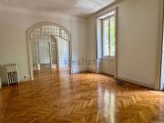 Appartamento in affitto di 280 m² in Viale Bianca Maria, 22