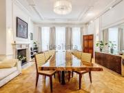 Appartamento in affitto di 450 m² in Via Privata...