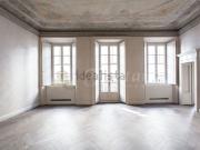 Appartamento in affitto di 500 m² in Via Lanzone