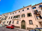 Appartamento in affitto di 95 m² in Via Santa Maria...