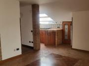 Appartamento in affitto di 95 m² in Viale delle Ginestre, 18