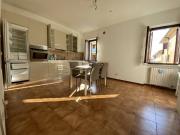Appartamento in Vendita a Castel d'Azzano Azzano