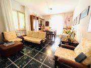 Appartamento in vendita a Centro Massa in Buono composto... Appartamento in vendita a Centro Massa in Buono composto...