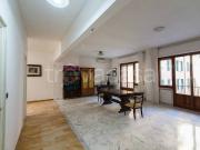 Appartamento in vendita a Genova via Santa Chiara, 4,...