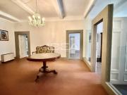 APPARTAMENTO in VENDITA a LUCCA CENTRO STORICO di 5 vani