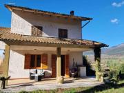 Villa bifamiliare in vendita a Massa Martana