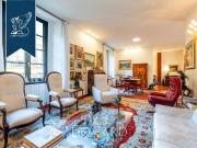 Appartamento in vendita a Milano via Fiori Oscuri, Brera