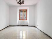 Appartamento in vendita a Milano via Marco...