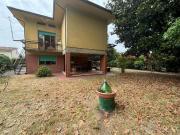 Villa in vendita a Monte San Quirico Lucca 240 mq Rif:...