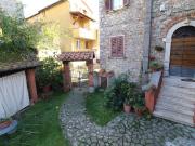 APPARTAMENTO in VENDITA a PIETRASANTA COLLINA di 8 vani