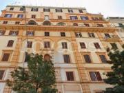 Appartamento in vendita a Roma via Albalonga, 7, Re di Roma