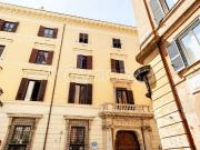 Appartamento in vendita a Roma via Del Gesu', 62,...