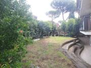 Appartamento in vendita a Roma via Gravina di Puglia,...