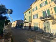 Appartamento in vendita a Sarzana in Da ristrutturare...