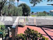 Appartamento in vendita ad Arenzano via Unità...