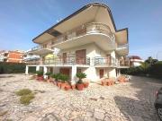 Appartamento in vendita di 100 m² in Via del Mare, 50