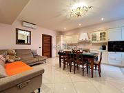 Appartamento in vendita di 100 m² in Via Legnone, 57