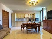 Appartamento in vendita di 100 m² in Via Legnone, 57