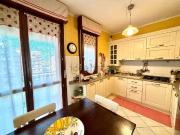 Appartamento in vendita di 100 m² in Via Umberto...