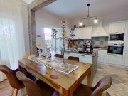 Appartamento in vendita di 104 m² in Via Claudia, 57