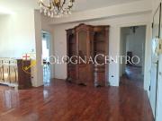 Appartamento in vendita di 108 m² in Via Giuseppe Massarenti