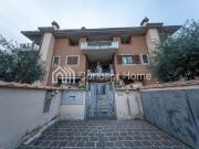 Appartamento in vendita di 108 m² in Via Oricola, 18