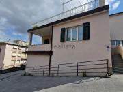 Appartamento in vendita di 110 m² in Via Al Lago