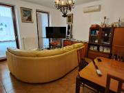 Appartamento in vendita di 111 m² in Via Padana