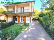 Appartamento in vendita di 112 m² in Viale dei Pini, 25