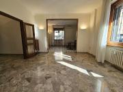 Appartamento in vendita di 120 m² in Via Carlo Cattaneo