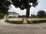 Appartamento in vendita di 120 m² in Via del Guarlone