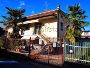 Appartamento in vendita di 120 m² in Via G. Pascoli, 46