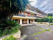 Appartamento in vendita di 120 m² in Via La Spezia, 13