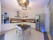 Appartamento in vendita di 120 m² in Via Luciano Manara, 42