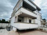 Appartamento in vendita di 120 m² in Via Trevi, 1