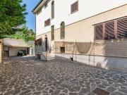 Appartamento in vendita di 121 m² in Via Lago di...