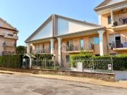 Appartamento in vendita di 130 m² in Largo Tiziano, 1