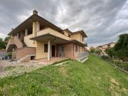 Appartamento in vendita di 130 m² in Via Firenze